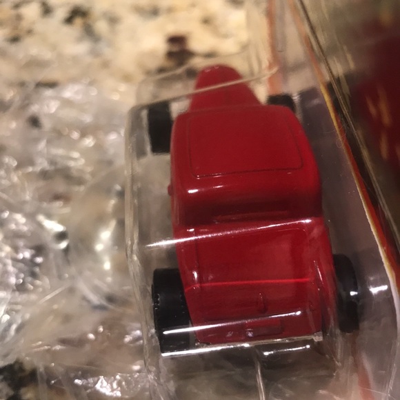 Posh pick 1932 Ford coupe or known as 32 deuce coupe matchbox - Picture 4 of 6